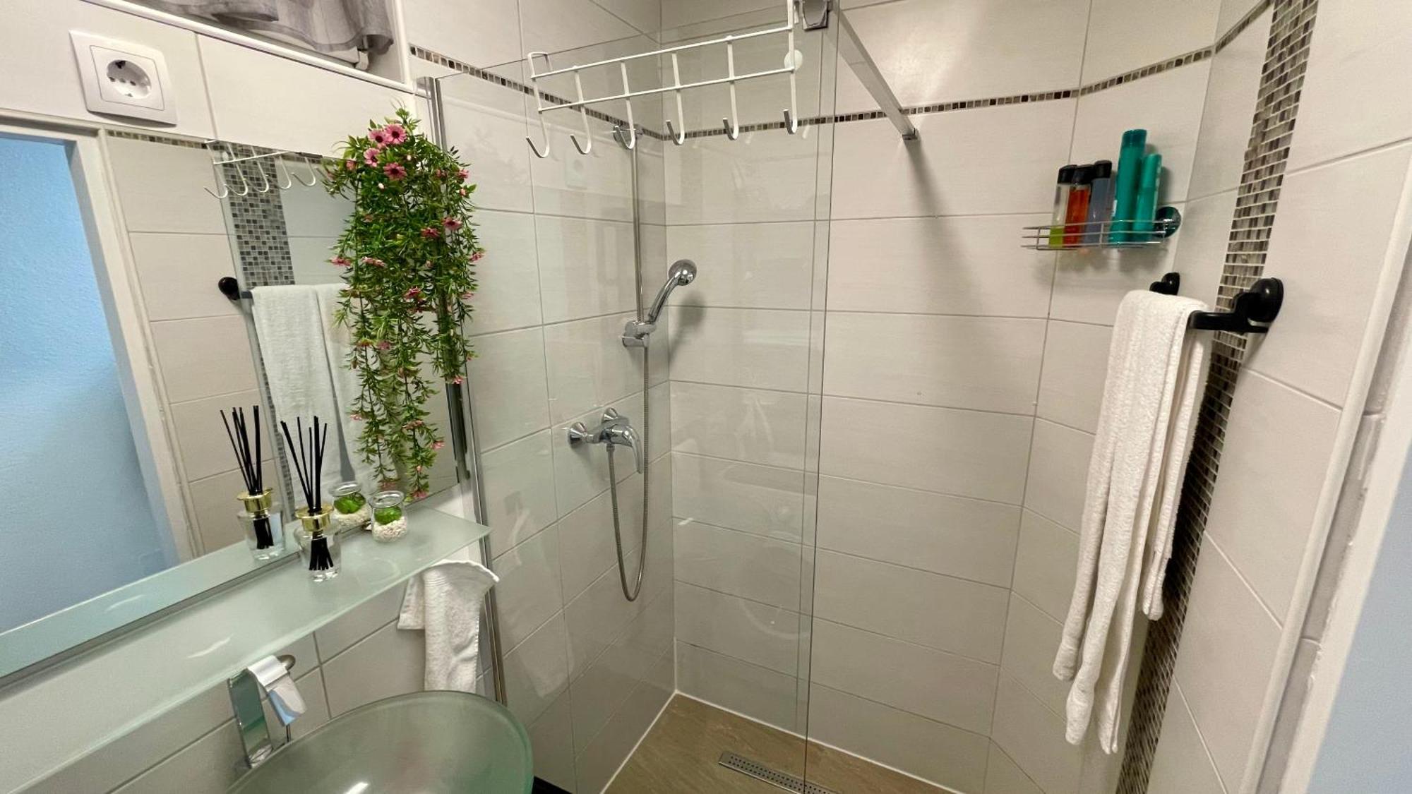 Zentrale, Moderne Wohnung In Graz Extérieur photo
